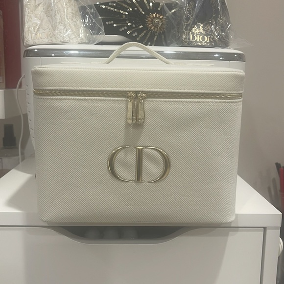 New in box absolutely stunning 4 piece Dior travel set⭐️VIP exclusive 💯 auth - Picture 4 of 12